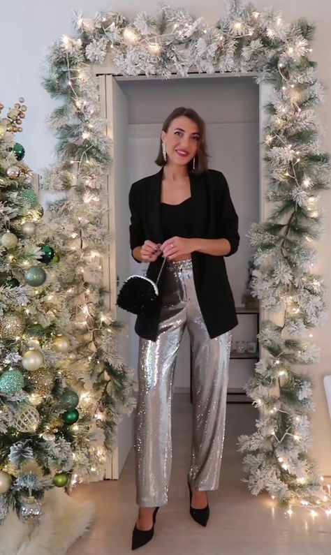 Christmas Outfit Themes, Simple Nye Outfit, Casual Nye Outfit, New Years Party Outfit, Night Party Outfits, New Years Outfits Parties, Outfit Ideas New Years Eve, New Year Eve Outfit, New Year Outfit Ideas