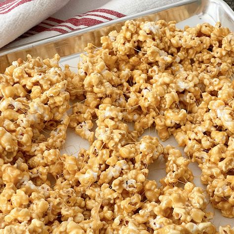 Craving a sweet and salty snack? Try this easy Marshmallow Caramel Popcorn recipe! Perfect for movie nights, parties, or just a fun treat, this recipe combines buttery caramel and gooey marshmallows with crunchy popcorn for an irresistible bite. Quick to make and always a crowd-pleaser, this homemade caramel popcorn is sure to be a hit. Pin now to save this delicious snack idea! Marshmallow Carmel Corn, Carmel Corn Recipe, Soft Caramel Popcorn, Marshmallow Caramel Popcorn, Caramel Apple Popcorn, Marshmallow Caramel, Homemade Caramel Popcorn, Caramel Popcorn Recipe, Homemade Caramel Corn