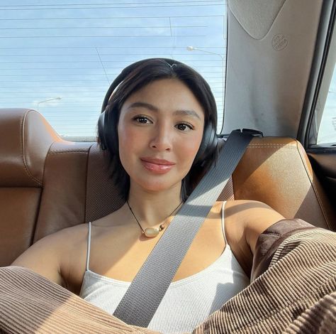 Nadine Lustre Selfie, Nadine Lustre Instagram, Shaggy Bob, Nadine Lustre, Portrait Reference, Japanese Film, Who Is She, Solo Travel, Makeup Inspo