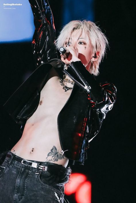 Yuta butterfly tattoo, abs, bellybutton piercing and sexy shirtless Nc Tattoo, Nakamoto Yuta, Nct Yuta, Kpop Guys, Asian Boys, Baekhyun, Nct 127, Kpop Idol, Role Models