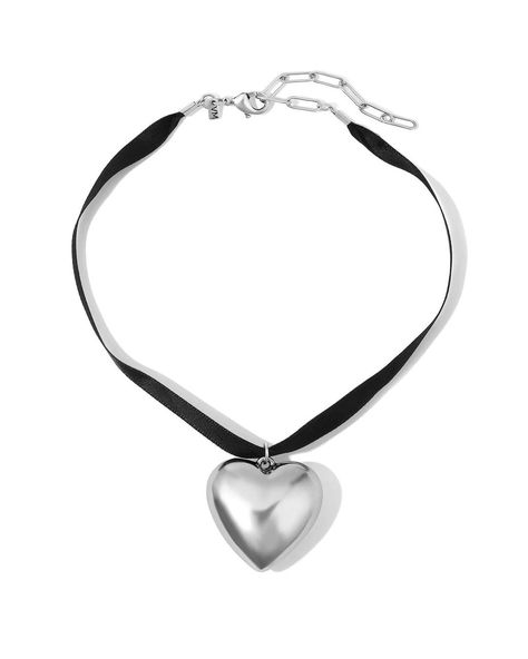 Vanessa Mooney (@vanessamooney) • Instagram photos and videos Gothic Metal Choker For Valentine's Day, Vanessa Mooney Necklace, Edgy Silver Heart-shaped Necklace, 2000s Jewelry, Valentine's Day Heart-shaped Silver Choker, Black Heart-shaped Metal Choker, Ribbon Choker Necklace, Ribbon Choker, Choker Designs