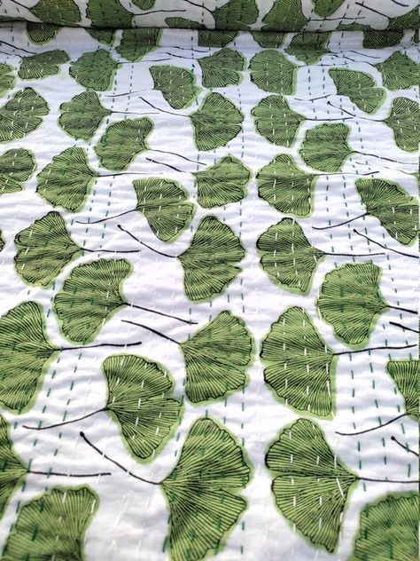 India Quilt, Green Bedspread, Quilt Green, Leaf Blanket, Vintage Quilts Patterns, Yule Gift, Green Blanket, Kantha Blanket, Quilt Comforter