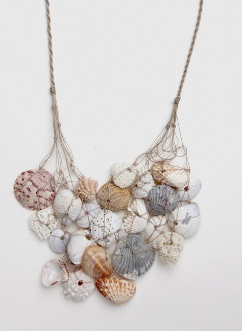 .. Gardening Planting, Art Coquillage, Seashell Jewelry, Mermaid Necklace, Seashell Necklace, Beach Crafts, Vintage Nature, Seashell Crafts, Shell Art