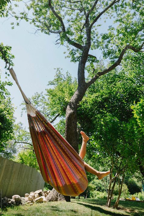 Cute Hammock Pics, Hammock Outside, Hammock Photo Ideas, Hammock In Room, Hammock Photoshoot, Hammock Ideas Backyard, Hammock Pictures, Hammock Backyard, Hammock Aesthetic