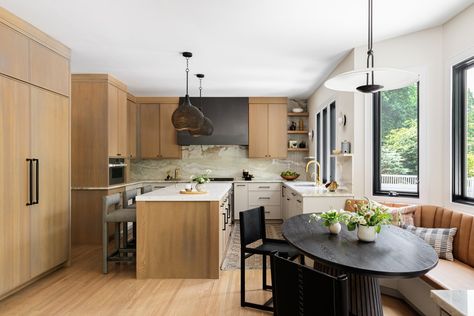 Table Nook, Table Banquette, Banquette Table, Hidden Pantry, Built In Banquette, New York Apartment, Oval Table, Dining Nook, Kitchen Trends