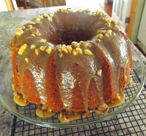 Black Walnut Pound Cake, Walnut Pound Cake Recipe, Pound Cake With Glaze, Walnut Pound Cake, Black Walnut Cake, Caramel Pound Cake, Brown Sugar Pound Cake, Pound Cake Glaze, Praline Sauce