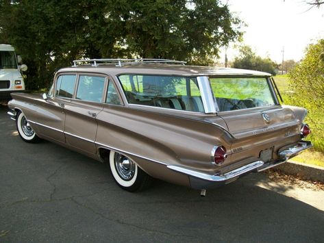 Buick Wagon, 1960 Buick, Buick Invicta, Old Vintage Cars, Cool Roof, Station Wagons, Buick Lesabre, Door Trims, Exterior Trim