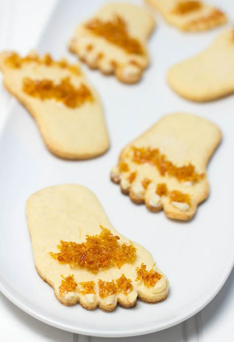 Hobbit Cookies – Stasty The Hobbit Food Ideas, Hobbit Gender Reveal, Hobbit Themed Party Food Ideas, Bigfoot Cookies, The Hobbit Cookies, Hobbit Cookies, Hobbit Desserts, Lord Of The Rings Desserts, Lotr Cookies