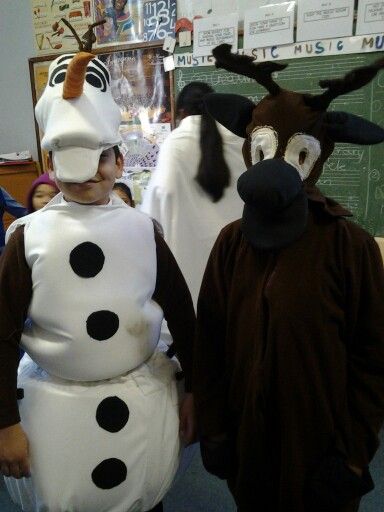 DIy costumes for olaf and sven Olaf And Sven, Diy Costumes, Olaf, Halloween, Outdoor Decor