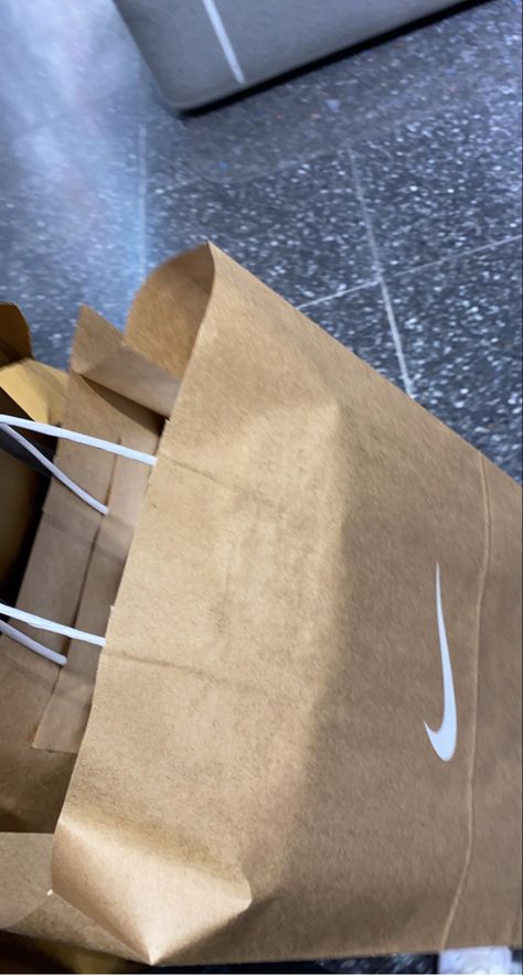 Nike Shopping Bag Snapchat, Nike Shopping Bag, Expensive Shopping, Nike Shopping, Shoping Bag, Jordan Shop, Iphone Wallpaper Kawaii, Nike Bags, Photo Bag