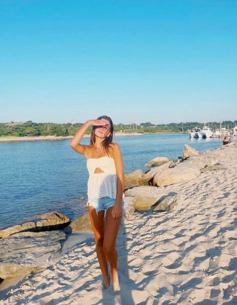 summer fitspo! -  #fitspo #Summer White Jean Shorts Outfit, Strapless Top Outfit, Pic Inspo Beach, White Strapless Top, Outfit Ideas Beach, Cute White Tops, Hamptons Summer, Top Summer Outfits, Jean Short Outfits