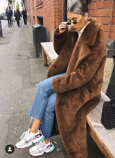 Long Brown Teddy Coat Outfit, Long Brown Fur Coat Outfit, Long Faux Fur Coat Outfit, Brown Teddy Coat Outfit, Brown Fur Coat Outfit, Teddy Coat Outfit, Faux Fur Coats Outfit, Faux Fur Long Coat, Long Brown Coat