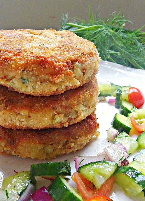 Tuna Viskoekies, Tuna Potato, Tuna Patties Recipes, Tuna Fish Cakes, Tuna Dishes, Tuna Fish Recipes, Fish Patties, Canned Tuna Recipes, Fish Cakes Recipe