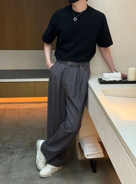 Smart Style Mens, Mens Fashion Korean Street Style, Vintage Mens Summer Fashion, Loose Clothing Style Men, Suit Pants Outfit Men, Elegant Outfit Inspiration, Korean Pants Outfit Men, Types Of Pants Men, Korean Formal Outfit Men