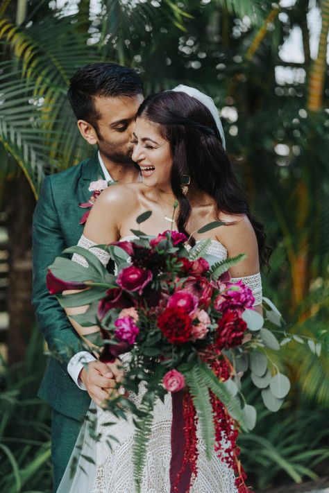 Fuschia Flowers Wedding, Fucsia Wedding, Tropical Reception, Fuschia Flowers, Emerald Wedding Colors, Tropical Bridal Bouquet, Fuschia Wedding, Wedding Bali, Indian Wedding Flowers