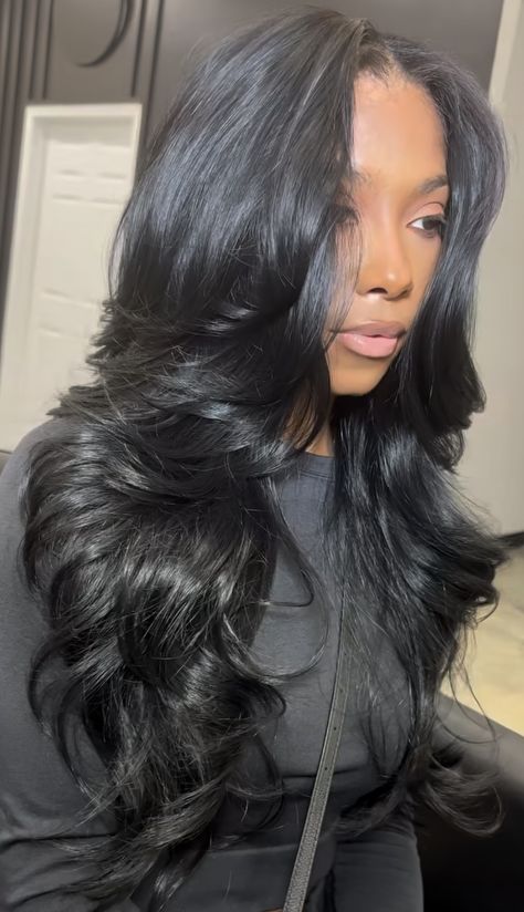 Middle Part Hairstyles Layers, Long Layers On Black Women Hair, Bust Down Middle Part Straight, Layered Black Wig, Loose Wave Curls Black Women, Hair Flips Out On Ends, Middle Part Hairstyles With Layers, Body Wave Layered Hair, Middle Part Buss Down Layers