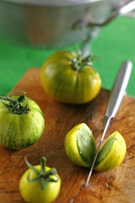 Green Tomato Ketchup Recipe, Green Tomato Ketchup, Tomato Ketchup Recipe, Green Tomato Recipes, Ketchup Recipe, Black Sesame Ice Cream, Healthy Recipes Easy Snacks, Homemade Salsa, Tomato Ketchup