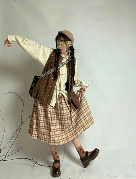 90s Oversized Shirt, Cardigan As A Shirt, Fashion Magazine Outfits, Artist Core Outfits, Morikei Aesthetic, Whismgothic Outfits, Morikei Outfits, Grandma Core Outfit, Cute Fashion Korean