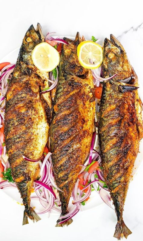 Grilled Mackerel - Cooking With Claudy Snapper Fillet Recipes, Baked Mackerel, Grilled Mackerel, Donut Calories, Grilled Tilapia, Grilled Fish Recipes, Mackerel Recipes, Gentleman Lifestyle, African Cooking