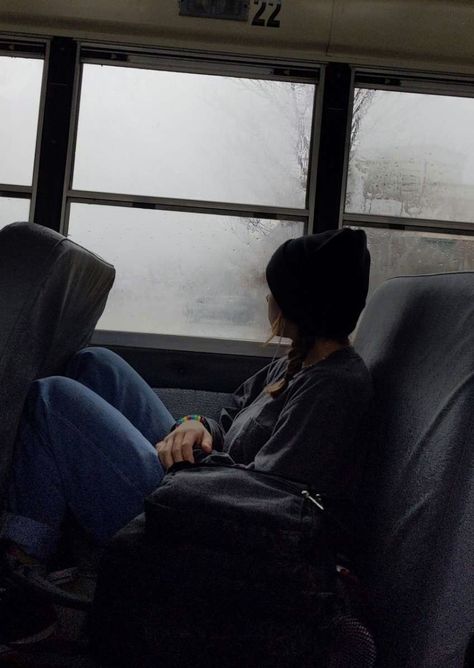 Bus Photo Aesthetic, Rain Aethstetic, Quite Photos, Bus Ride Aesthetic, Zoey Aesthetic, School Bus Aesthetic, Bus Aesthetics, Melinda Sordino, Speak 2004