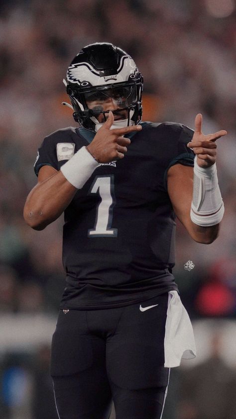 Eagles Jalen Hurts, Eagles Wallpaper Philadelphia, Eagles Football Wallpaper, Jalen Hurts Eagles, Nfl Aesthetic, Football Wallpaper Iphone, Philadelphia Eagles Wallpaper, Man Manifestation, Sport Wallpaper