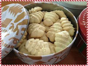 Heart of Mary: Arrowroot (Uraro) Cookies Arrowroot Cookies Recipe, Arrowroot Cookies, Grease Themed Parties, Baby Treats, Chocolate Chocolate Chip Cookies, Home Dishes, Pinoy Recipe, Food Filipino, Decorated Christmas Cookies