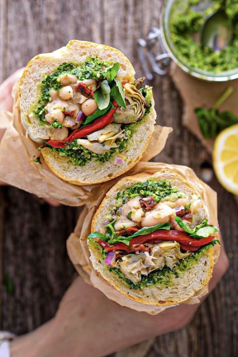 Vegan Antipasto Sandwich with Marinated White Beans - Wandering Chickpea Vegan Antipasto, Vegan Pesto Recipe, White Bean Recipes, Vegan Sandwich Recipes, Vegetarian Sandwich, Vegan Sandwich, Artichoke Hearts, Recipe Chicken, 500 Calories