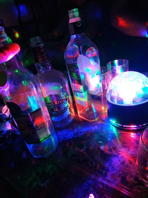 glowinggg Chicos Aesthetic, Euphoria Aesthetic, Fiesta Outfit, Alcohol Aesthetic, Neon Aesthetic, Dark Feminine Aesthetic, Club Life, Baddie Quotes, Black Wall