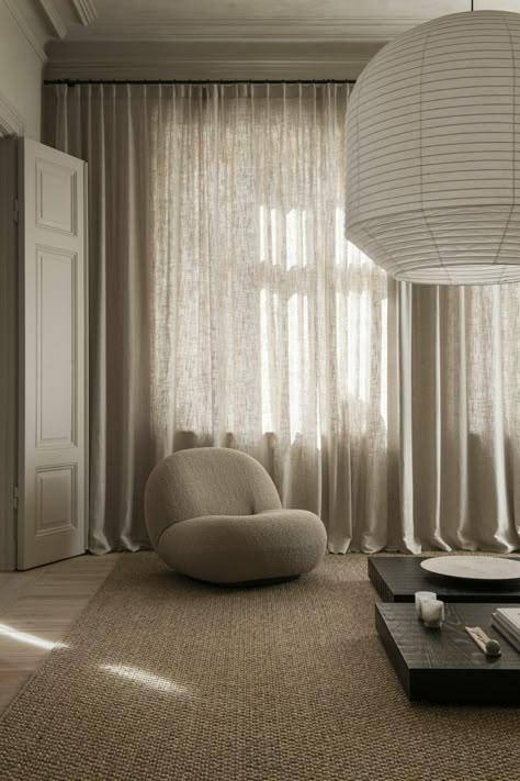 The Beauty of natural textures - The simplicity of minimalism | Pella Hedeby — april and may Beige Curtains Living Room, Curtain Inspiration, Natural Curtains, Beige Curtains, Ceiling Curtains, Stylish Curtains, Curtain Texture, Curtains Living, Couple Bedroom