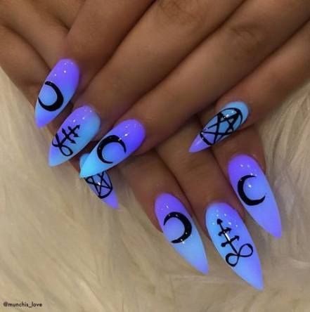 Ongles Goth, Halloween Nails Diy, Nail Art Halloween, Witchy Nails, Halloween Acrylic Nails, Gothic Nails, Claw Nails, Edgy Nails, Goth Nails