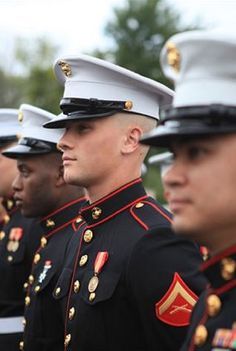 Us Marine Aesthetic, Marines Aesthetic, Marine Men, Marines Dress Blues, Marine Party, Marine Corps Bootcamp, Marine Corps Uniforms, Marines Boot Camp, Marines Uniform