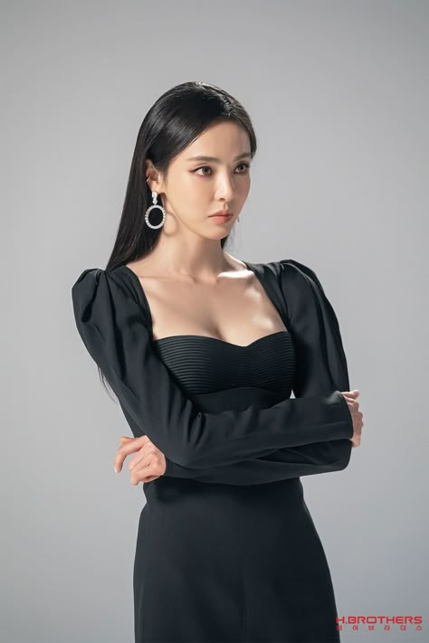 Lee Da Hee Photoshoot, Lee Da Hee Wallpaper, Lee Dahee, Kdrama Fashion, Beauty Inside, Velvet Fashion, Korean Actresses, Korean Celebrities, Girl Crushes