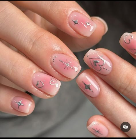 Cheek Nails Korean, Asian Gel Nails, Painted Nails Ideas Short, Pink Nail Art Short Nails, Edgy Short Nails, Japanese Nails Short, Japanese Nail Art Simple, Short Cat Eye Nails, Aura Nails Short