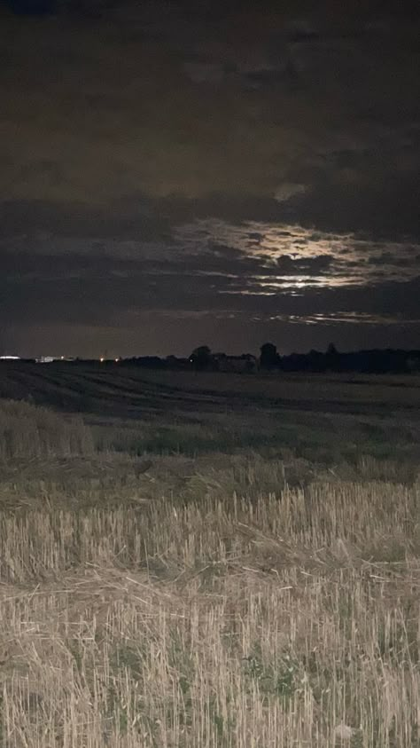 Dark Field Photography, Dark Outdoor Aesthetic, Farm Aesthetic Dark, Country Night Aesthetic, Field At Night Aesthetic, Dark Farm Aesthetic, Field Aesthetic Dark, Dark Field Aesthetic, Open Field Aesthetic