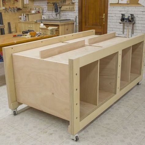 Woodworking assembly table