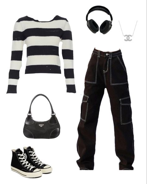 Black And White Outfit Ideas Aesthetic, Grunge Black And White Outfits, Black And White Clothing Aesthetic, Y2k Outfits Black And White, Y2k Fashion Black And White, Black And White Y2k Outfits, The Neighbourhood Aesthetic Outfits, White Grunge Fan Merchandise Top, Black And White Grunge Outfits