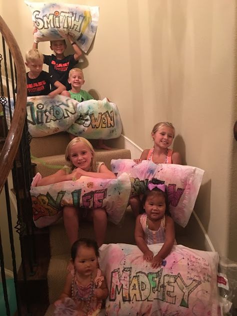 Pajama Party Crafts, Slumber Party Games For Kids, Decorate Pillow Cases, Sleep Over Birthday Ideas, Sleepover Sleeping Arrangements, Sleep Over Ideas For Girls Kids, Sleepover Pillow Case Ideas, Slumber Party Ideas For Girls Sleepover, Sleep Under Party Ideas