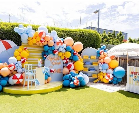 SPLISH SPLASH YERAZ TURNS ONE 💦 Styling + planning @elladee.events Balloons @partysplendour Props @thetreasureroom_ Cake… | Instagram Pool Balloon Garland, Splish Splash Birthday Party Cake, Baby Pool Party, Splish Splash Birthday Party, Boys 8th Birthday, Surfer Party, Gelato Cart, Cake Instagram, Pool Party Kids