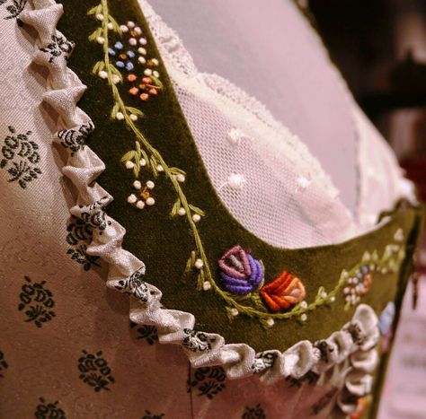 Dirndl Drindl Dress Pattern, Dirndl Embroidery, Dirndl Pattern, Drindl Dress, German Traditional Dress, German Costume, German Fashion, Dirndl Dress, Fantasy Dress