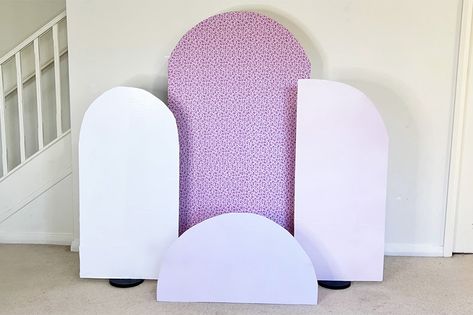 Party Panel Backdrop, How To Make Arches Backdrop, Arch For Decorations, Diy Party Backdrop Stand Wood, How To Make Your Own Backdrop Stand, Diy Arches For Party, How To Build A Birthday Backdrop, Diy Stands For Backdrop, Diy Circle Backdrop Stand