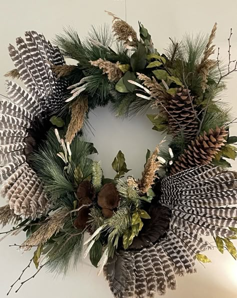 Turkey Feather Display, Hunting Party Decorations, Pheasant Feather Decor, Deer Antler Wreath, Deer Antler Ideas, Cowboy Wreath, Feather Arrangements, Bird Decorations, Cowboys Wreath