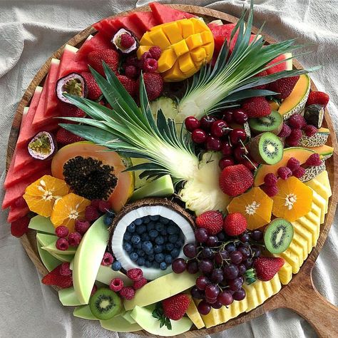 Some fruit platter inspo for your weekend festivities 🍍 #TheBlondeButler #Catering #Events Festive Fruit Platter, Platter Recipes, Summer Boards, Halloween Headpiece, Platter Ideas, Entertaining Food, Fruit Platter Designs, Food Boards, Holiday Hosting