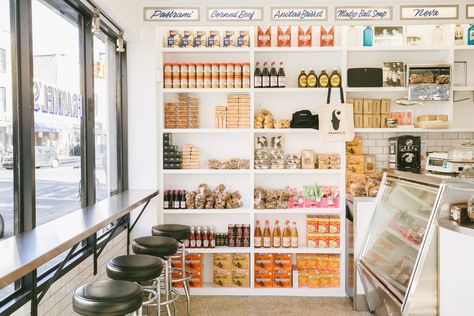 Sandwich Deli Shop, Jewish Deli Food, Jewish Deli Aesthetic, Russ & Daughters, New York Deli Interior, Nyc Deli Aesthetic, Deli Design Ideas, Sandwich Shop Interior, Modern Deli