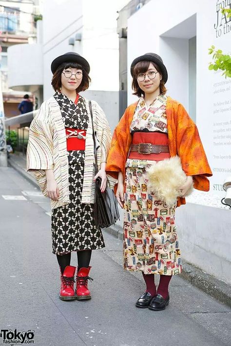 [Modern kimono style] Kimono Modern, Traditional Japanese Clothing, Ronin Samurai, Japan Fashion Street, Modern Kimono, Harajuku Fashion Street, Mode Kimono, Japanese Clothing, Yukata Kimono