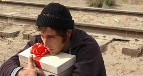 al pacino in “scarecrow” (1973) Young Al Pacino, Carlito's Way, List Of Movies, Dog Day Afternoon, Bonnie N Clyde, The Big Lebowski, Al Pacino, Status Quo, Film Stills