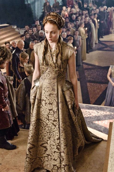 24 Best Game of Thrones Outfits-Game of Thrones' Most Fashionable Moments Sansa Stark Fashion, Sansa Stark Wedding, Game Of Thrones Fashion, Game Of Thrones Dresses, Movie Wedding Dresses, Game Of Thrones Dress, Game Of Thrones Outfits, Got Costumes, Game Of Thrones Costumes