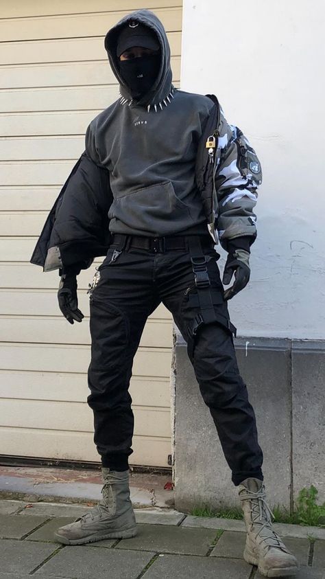 Gopnik Fashion, Tech Wear Outfit Men, Warcore Outfits Men, Tech Wear Men, Mens Techwear, Techwear Men, Mode Poses, Techwear Cyberpunk, Techno Outfit