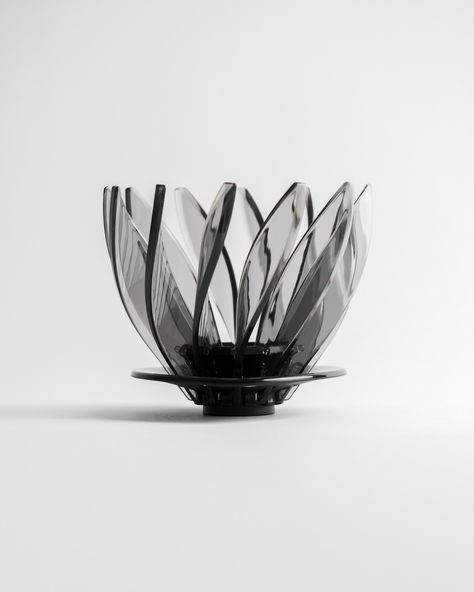 ⭐️ The Hario V60 Suiren Dripper & Suiren Dripper Rib Set is now available for pre-order! Shipping expected mid July. Be one of the first in Australia to get your hands on this new and innovative brewer from Hario. Inspired by the water lily flower, the Hario Suiren features a clever system of interchangeable petal-shaped ribs, allowing you to customise your brewer with 6 vibrant colour options! The unique design boasts the same geometry as the standard V60, the only difference is there ... Drip Coffee Stand, Melbourne Coffee, Water Lily Flower, Hario V60, Coffee Stand, Mid July, Coffee Tray, Coffee Stands, Xmas Sale