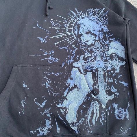 Bleach Designs On Clothes, Skull Bleach Shirt, Bleach Hoodie Art, Bleach Designs On Shirts Y2k, Bleached Tshirt Ideas Grunge, Bleach Hoodie Designs Y2k, Bleach Art Clothes Ideas, Bleach Jacket Design, Bleach Hoodie Ideas