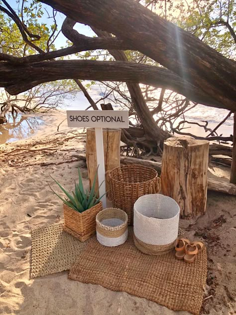 Rustic Boho Beach Wedding, Basic Beach Wedding, August Beach Wedding, Beach Wedding Photo Booth, Budget Friendly Beach Wedding, Chill Beach Wedding, Beach Wedding No Chairs, Earthy Beach Wedding, Beach Alter Ideas